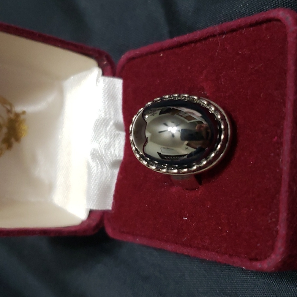 Premier Designs Silvertone Ring